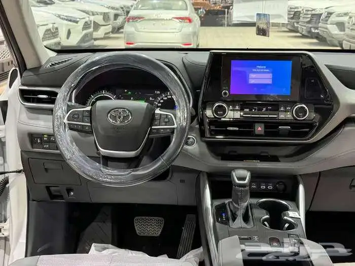 تويوتا هايلاندر نص فل ابيض هايبرد 2025 اقل سعر كاش وبنوك 8