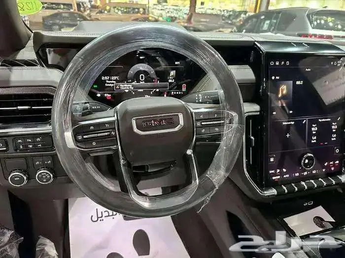 جمس يوكون 2025 اسود بدون دبل خليجي YUKON 12