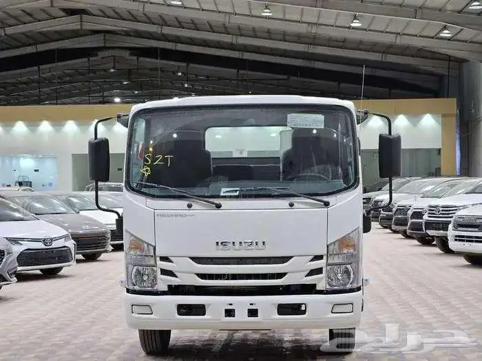 ايسوزو دينا 4 طن شاص طويل مكيف 2025كاش وأقساط 0