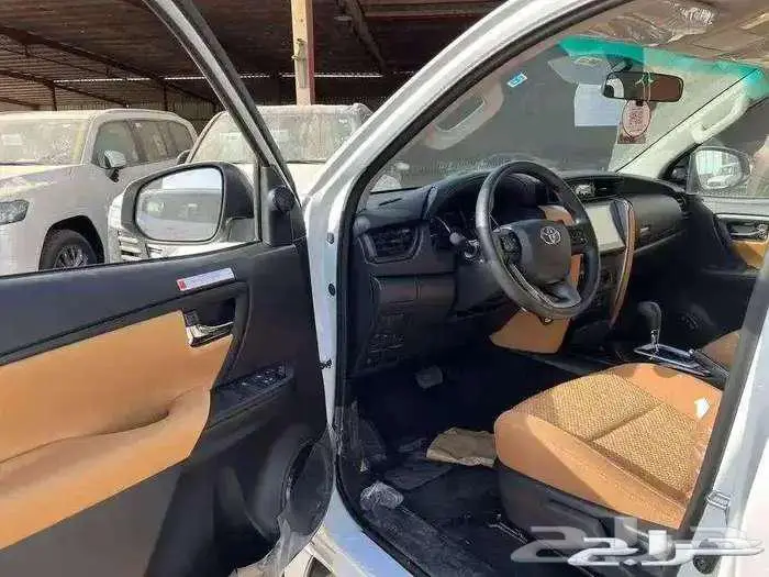 تويوتا فورتشينر GX2 بنزين دبل موديل 2025 كاش و أقساط 3