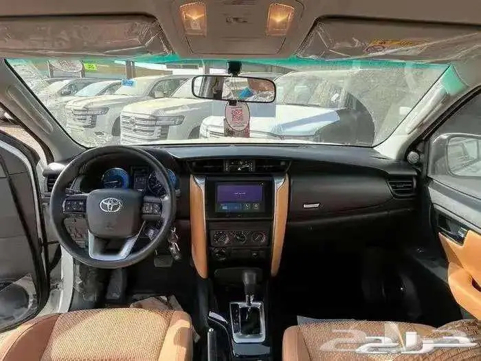 تويوتا فورتشينر GX2 بنزين دبل موديل 2025 كاش و أقساط 4