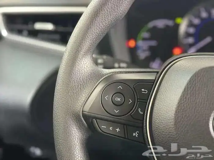 تويوتا كرولا كروس هايبرد LE موديل 2025( عرض الجزيره 2.65) 5