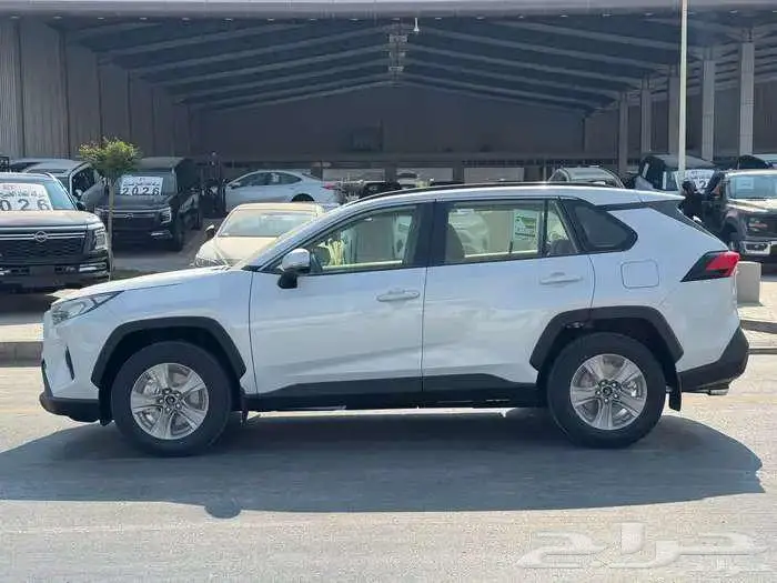 تويوتا راف فور جنط 17 ماكينة 2500 دبل 2025 بريمي كاش واقساط 3