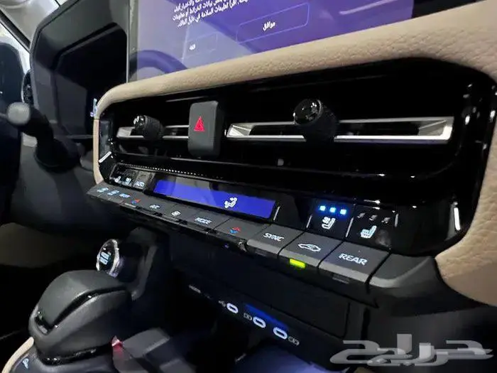 تويوتا برادو TXL3 بنزين عبداللطيف جميل 2025 33