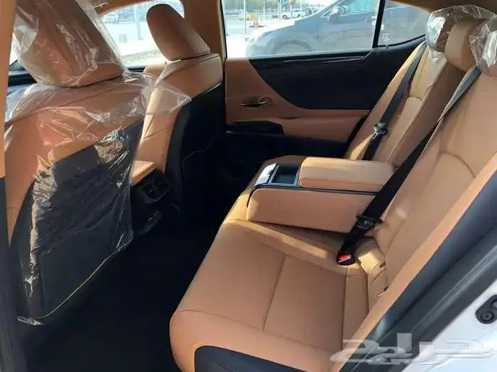 لكزس ES250 ابيض 2025 4