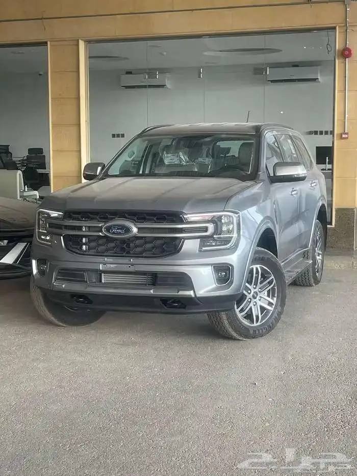 فورد ايفريست ديزل ستاندر 2024 متوفر لدى الحسن 0