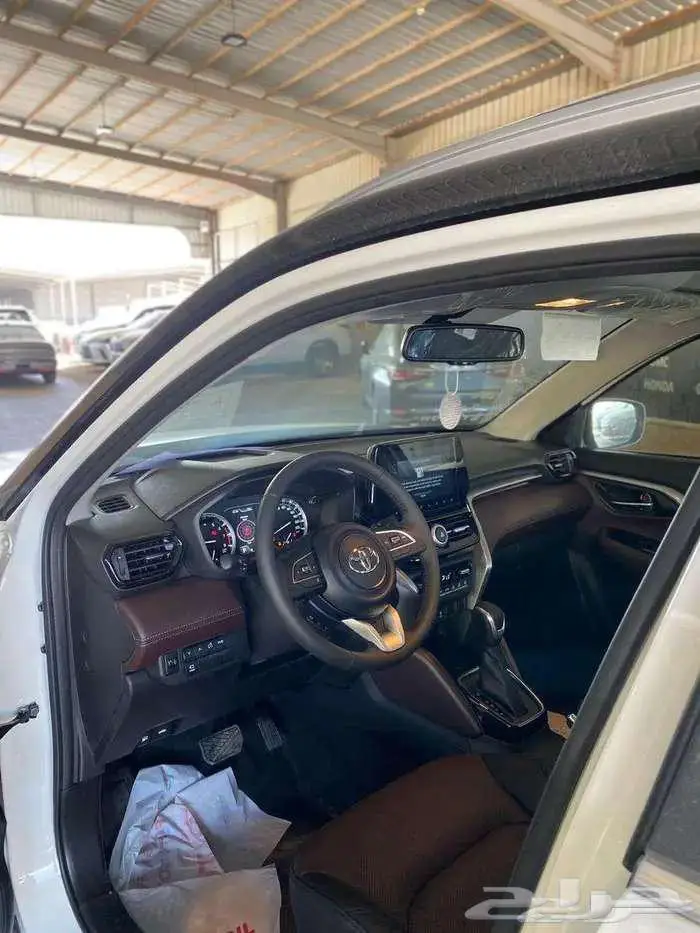 تويوتا اوربان 2026 5