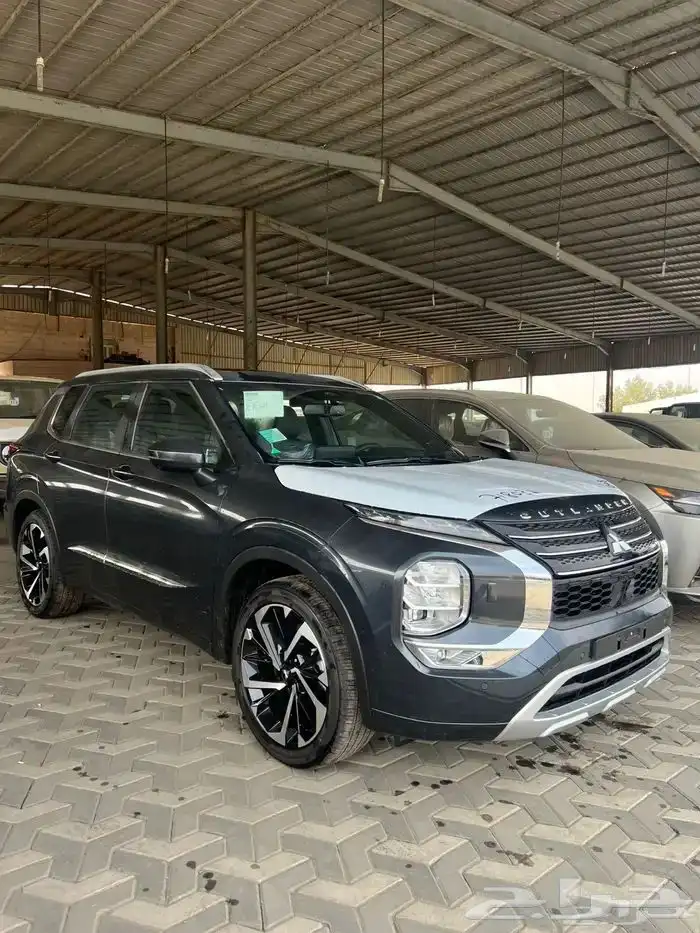 ميتسوبيشي اوتلاندر 2025 بريميوم فل كامل 0