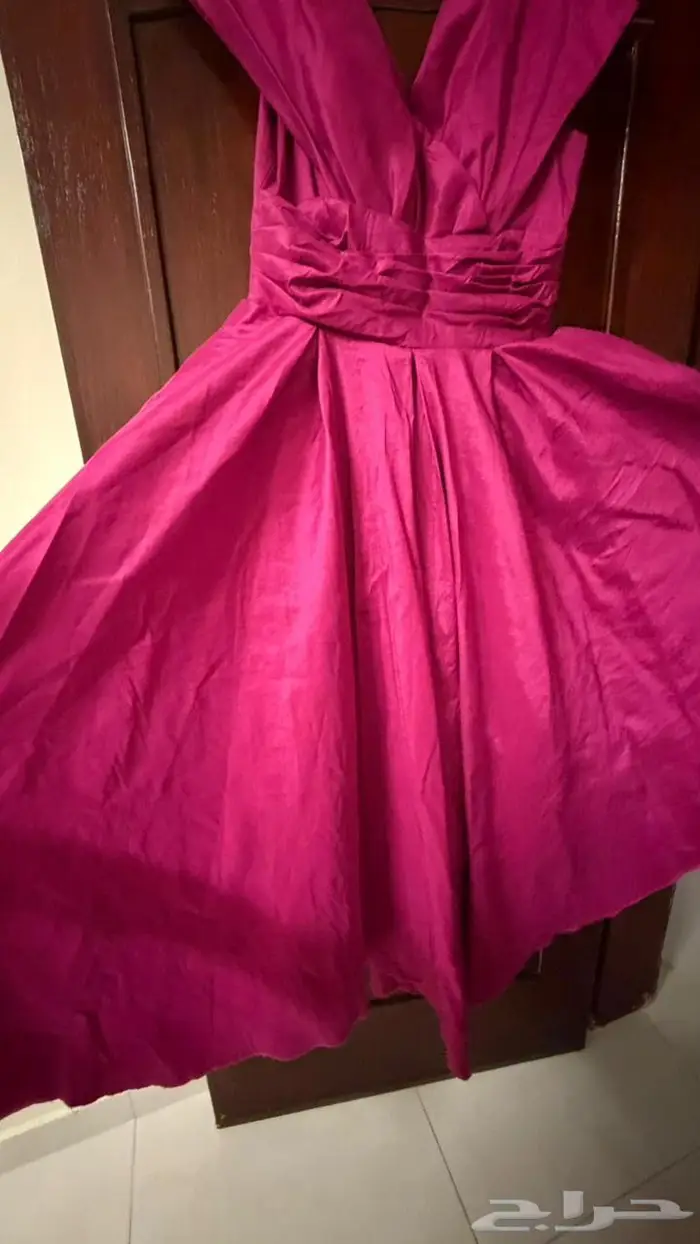 فستان سهرة وردي فوشي أنيق 1