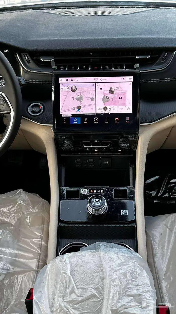 جراند شيروكي 2025 5