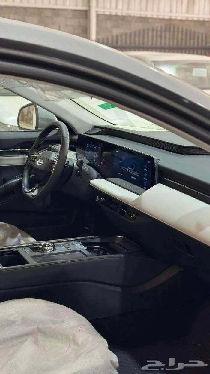 فورد تورس 2026   فئة Trend   اللون رمادي   أقل سعر بالسوق 6