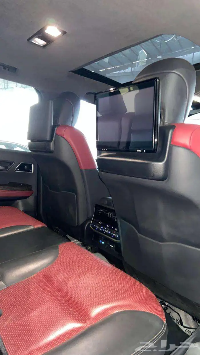 تويوتا لاندكروزر VXR فل كامل موديل 2022 36