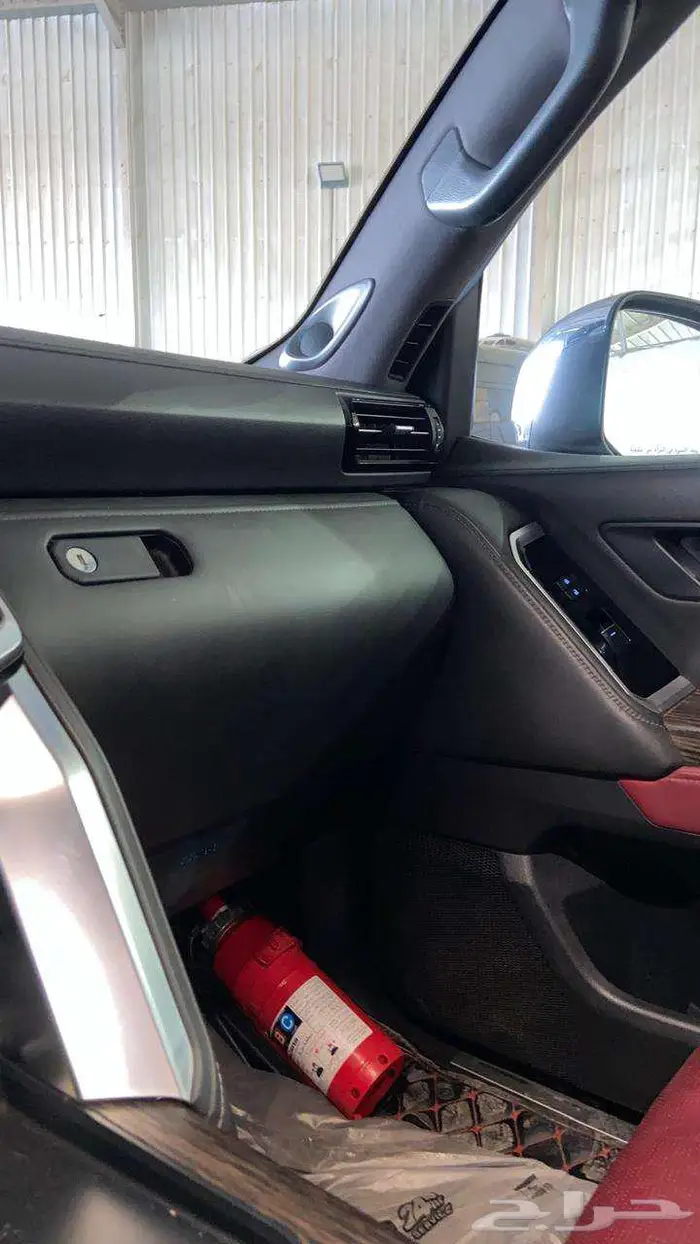 تويوتا لاندكروزر VXR فل كامل موديل 2022 29