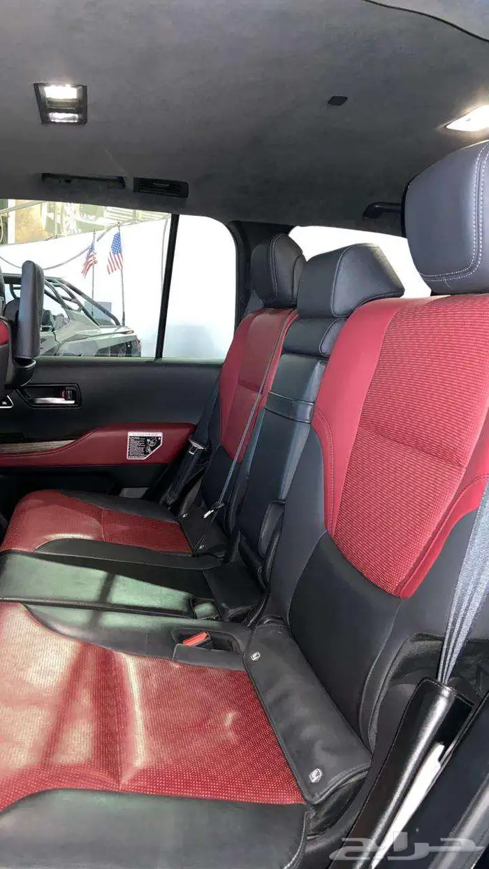 تويوتا لاندكروزر VXR فل كامل موديل 2022 38