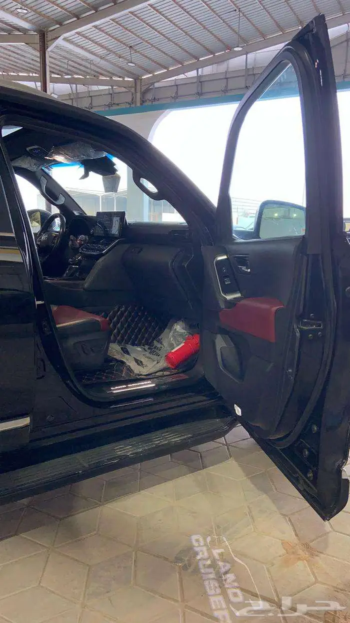 تويوتا لاندكروزر VXR فل كامل موديل 2022 30