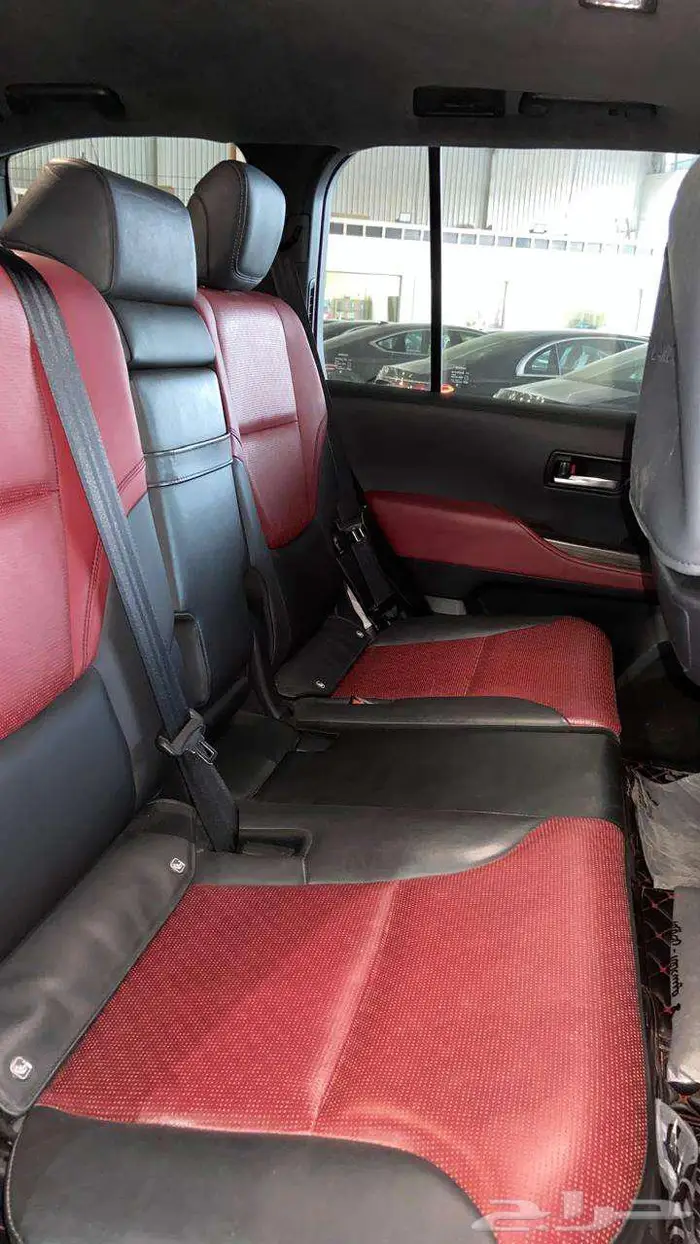 تويوتا لاندكروزر VXR فل كامل موديل 2022 37