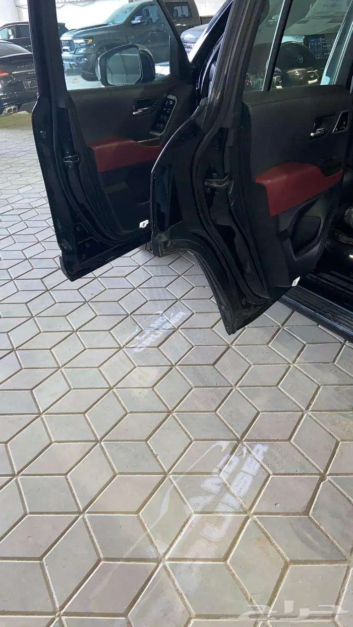 تويوتا لاندكروزر VXR فل كامل موديل 2022 44