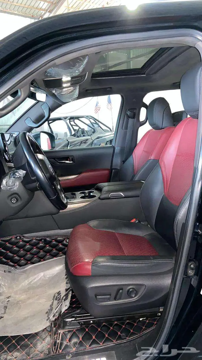 تويوتا لاندكروزر VXR فل كامل موديل 2022 14