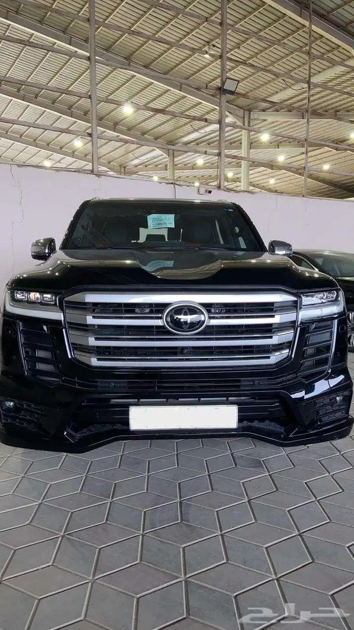 تويوتا لاندكروزر VXR فل كامل موديل 2022 0