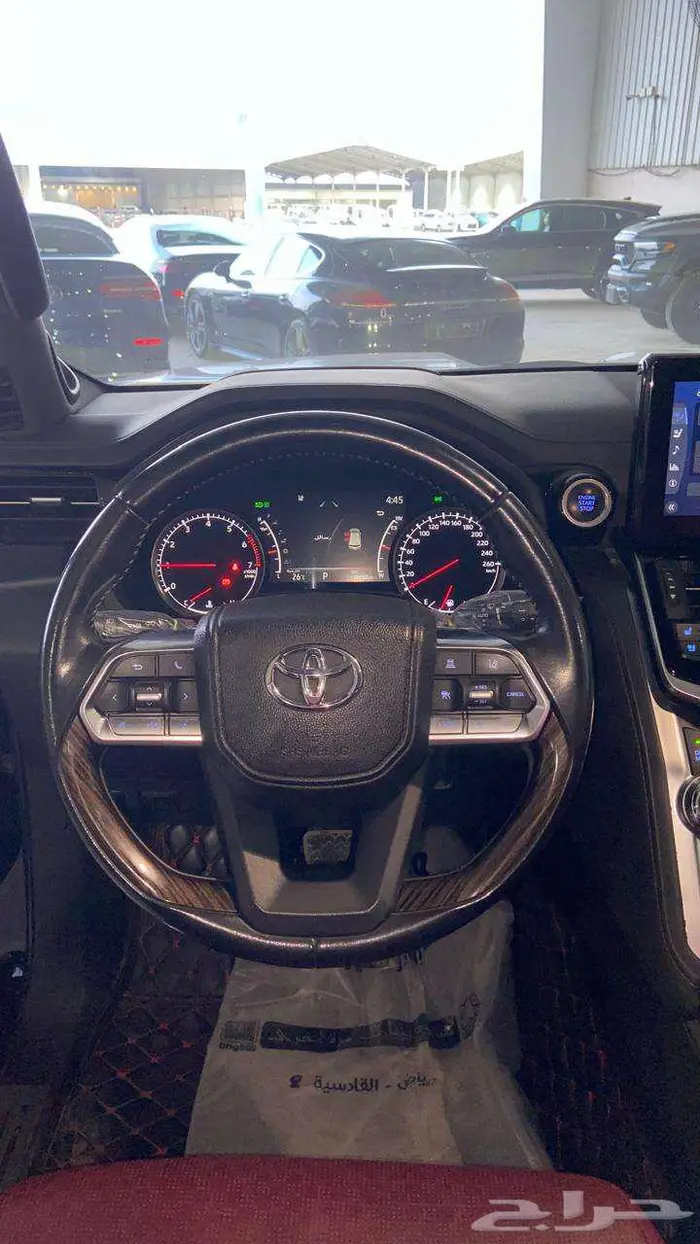 تويوتا لاندكروزر VXR فل كامل موديل 2022 20