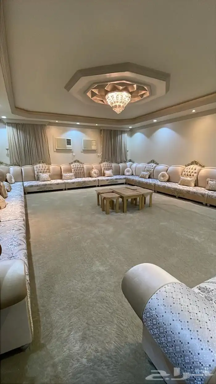 بيع كنب مع كامل ملحقاته استخدام نظيف جدا 2