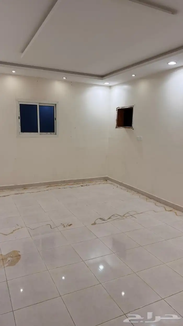 شقه لإيجار في حي طويق 10