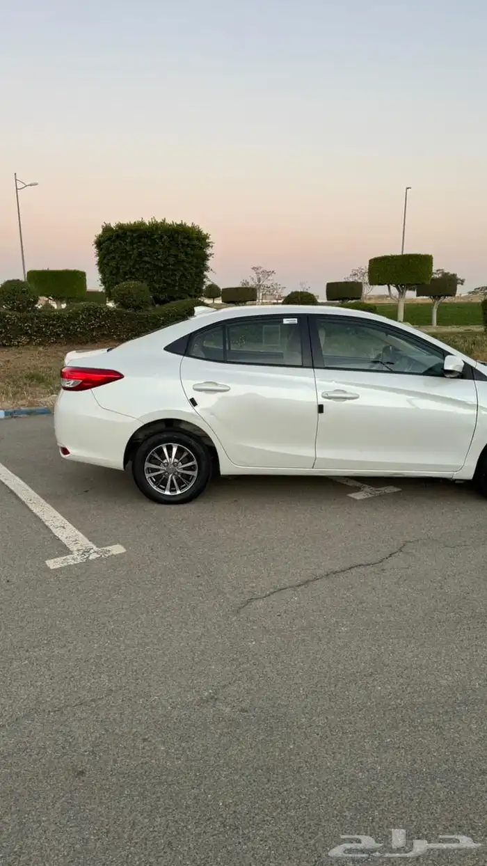 للبيع تويوتا يارس 2019 منوة المستخدم نظيفة جدا 4