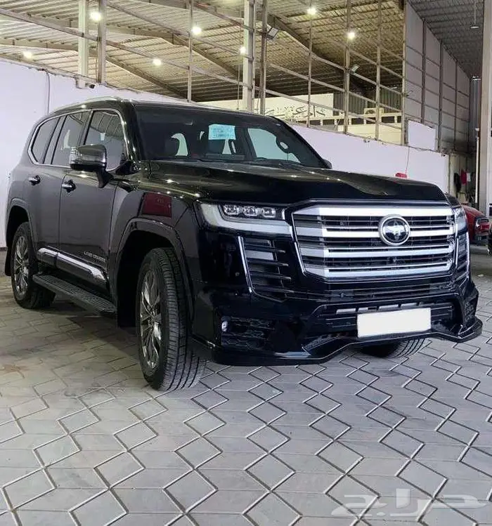 تويوتا لاندكروزر VXR فل كامل موديل 2022 4
