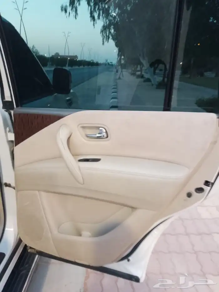 للبيع باترول 2010 11