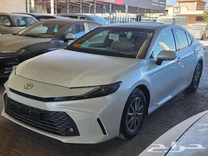 تويوتا كامري ستاندر بنزين 2025 0