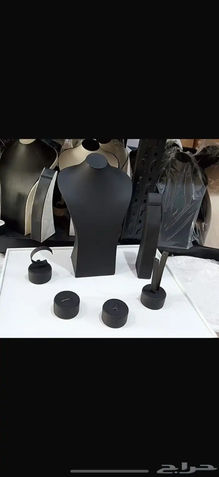 دولاب ملكة مع ستادنات ذهب 1