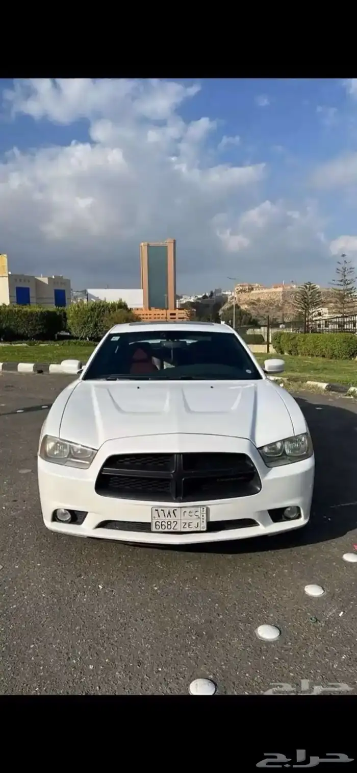 دوج تشارجر 2014 بودي بلد فيه دقه بسطه في باب الراكب واضحه 9