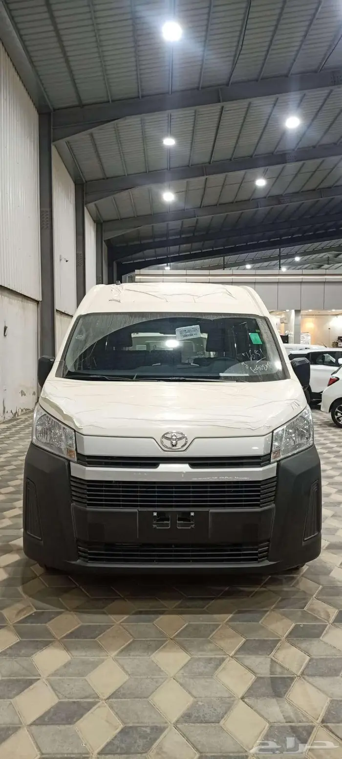 تويوتا باص بضاعة سقف عالي ديزل موديل 2026 عبد اللطيف جميل 0