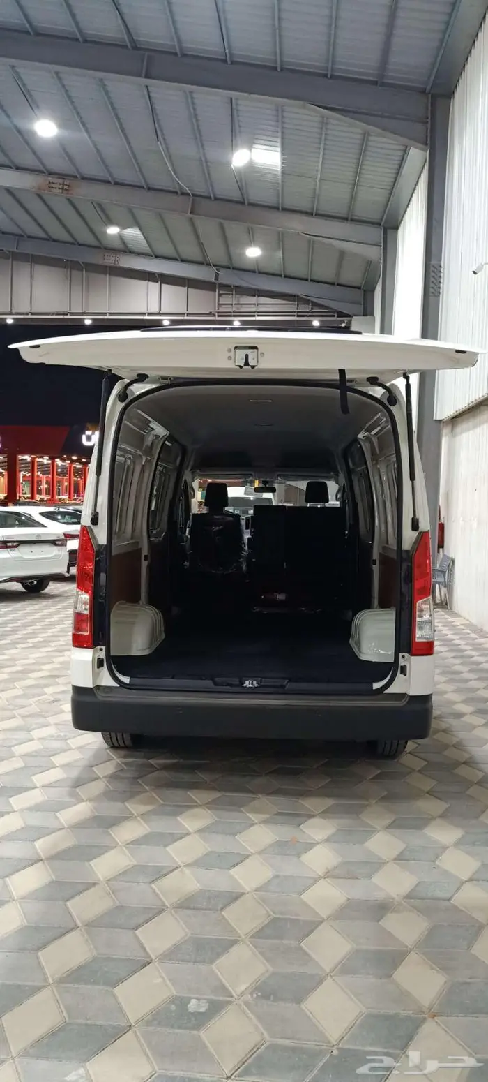 تويوتا باص بضاعة سقف عالي ديزل موديل 2026 عبد اللطيف جميل 4