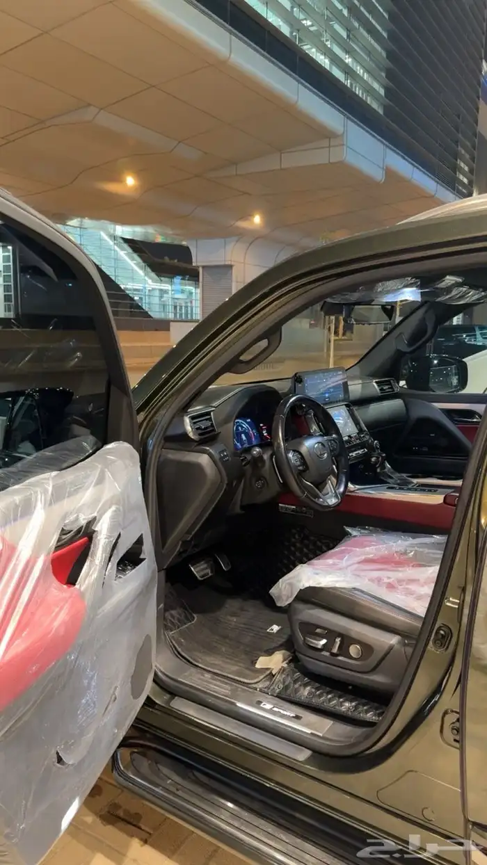 للبيع لكزس lx600 اف سبورت 5