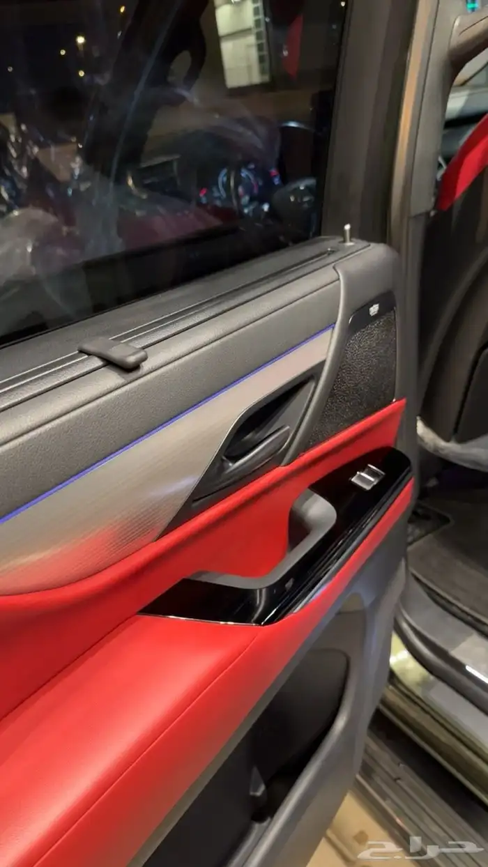 للبيع لكزس lx600 اف سبورت 10