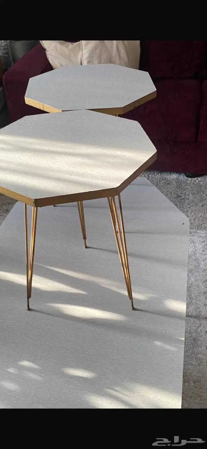 طاوله وسط و4 خدمه للبيع 0