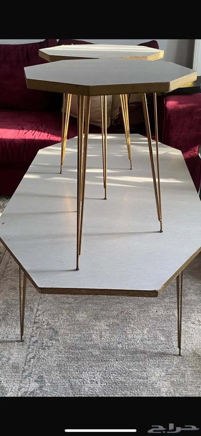 طاوله وسط و4 خدمه للبيع 2