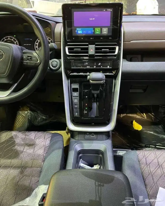 تتوفر تويوتا انوفا اصفار لمبيعات النقد و البنوك بأقل ربح0.35 9