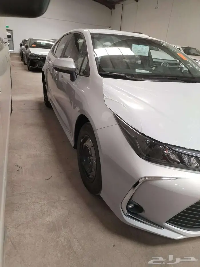 كورولا اكس ال اي 2.0 بنزين ستاندرد طيس(فضي  2025) 2