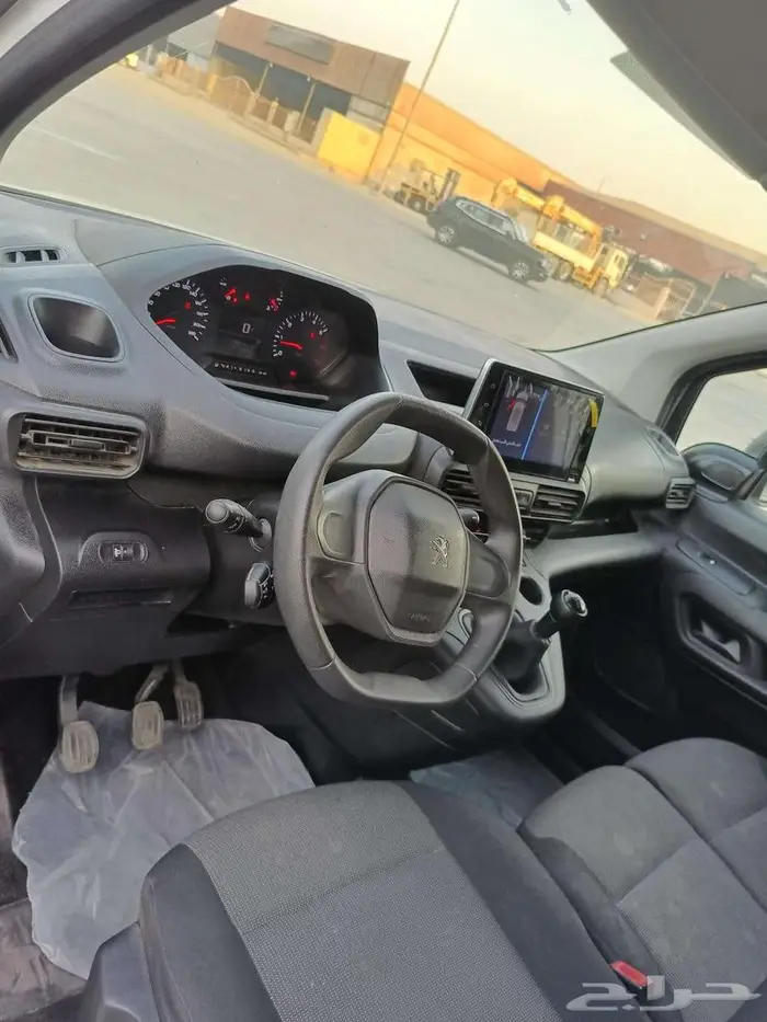 بيجو بارتنر 2023 8