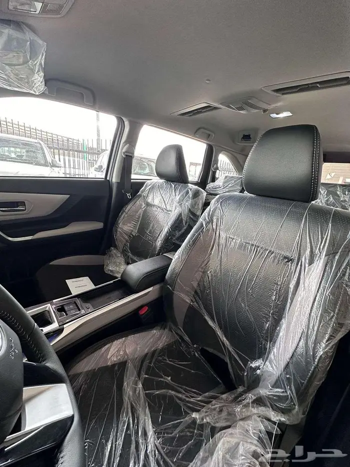 تويوتا فيلوز 7 ركاب 2025 3