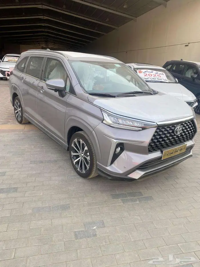 تويوتا فيلوز GLX موديل 2025 أصفار اقل سعر (شامل اللواحات) 2