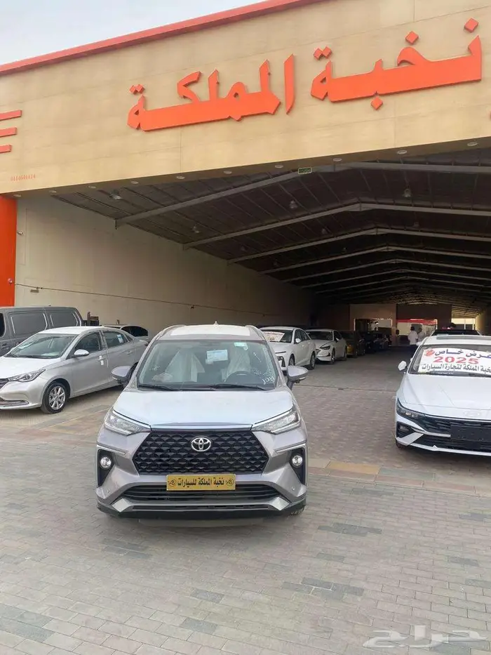 تويوتا فيلوز GLX موديل 2025 أصفار اقل سعر (شامل اللواحات) 0