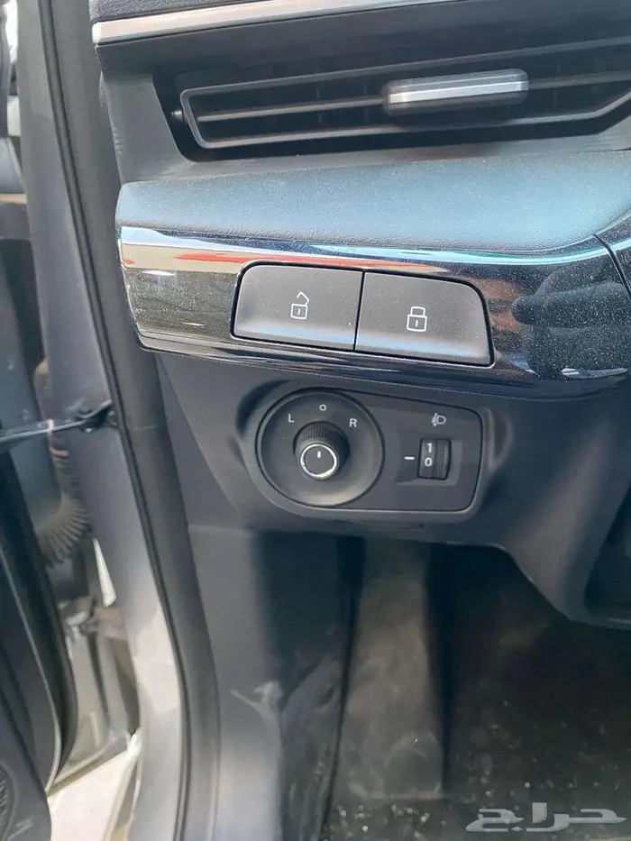 ام جي (3) 2025 اصفار سعودي 4 سلندر كاميرا شاشة 18