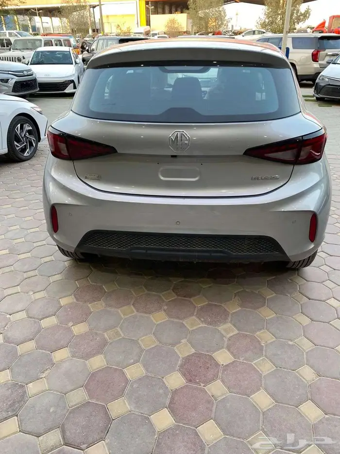 ام جي (3) 2025 اصفار سعودي 4 سلندر كاميرا شاشة 8