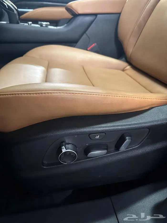 كاديلاك XT4 15