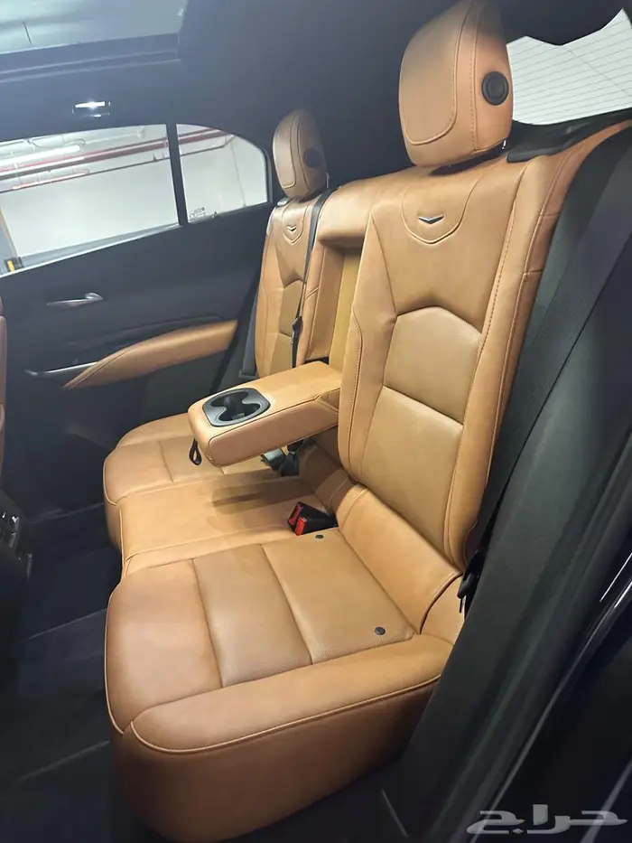 كاديلاك XT4 19