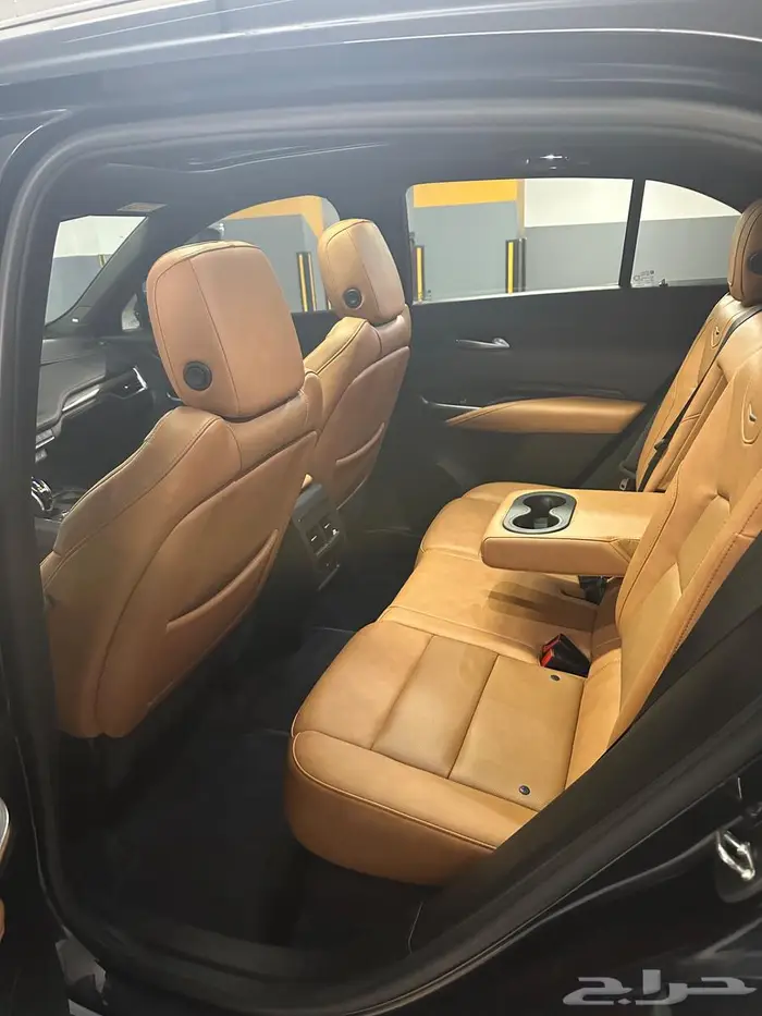 كاديلاك XT4 16