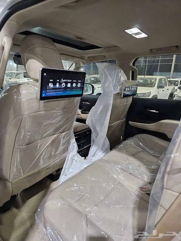 تويوتا لاندكروزر GXR L4 بنزين موديل 2025 8